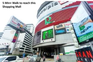Big Night Market and Clost to Train MRT Station Apartment in Bangkok
