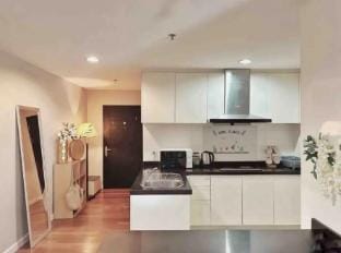 ThreeMinWalk to BigJodd Fair Night Market and Mall Apartment in Bangkok