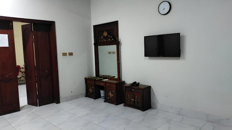 Five Star Inn Guest House Hotel in Sindh