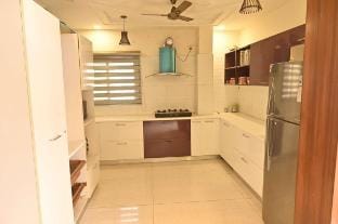 Luxury Kumbh Urban Getaway Apartment in Uttar Pradesh