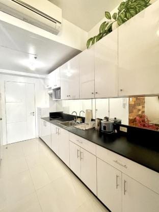 Condo in Tagaytay with Taal View - Wind Residences Apartment in Tagaytay