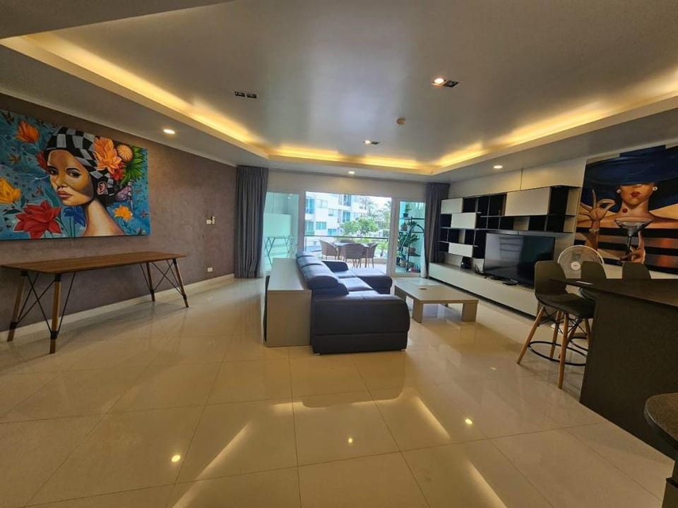 Sea View 8 Minuets to Patong Karon Butter Fly C162 Apartment in Phuket