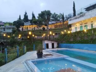 Villa Sky Valley Puncak Pripate Pool Villa in Cisarua