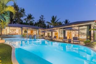 Villa Blue Lagoon" 5BR Stunning View Rice Fields Villa in Tampaksiring
