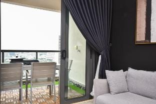 【New】R&F d'Luxe Suite【Private BBQ |High Floor 47】 Vacation rental in Johor Bahru