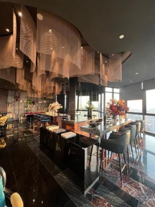 Sea View Luxury Condo Edge Central Pattaya Apartment in Pattaya City