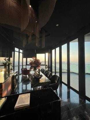 Sea View Luxury Condo Edge Central Pattaya Apartment in Pattaya City