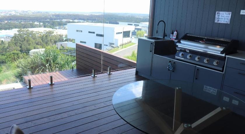 Mountain-Top Ocean View in Coffs Harbour Apartment in Coffs Harbour