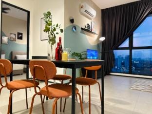 5 QueenBed Luxury Apartment Sea&City View Netflix Vacation rental in George Town