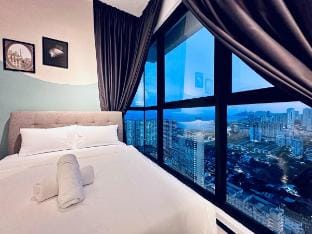 5 QueenBed Luxury Apartment Sea&City View Netflix Vacation rental in George Town