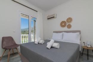 Maria's Luxury Apartment Vacation rental in Katastari
