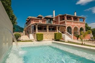 Amalthia Luxury Villa with swimming pool &jacuzzi Vacation rental in Zakynthos, Greece
