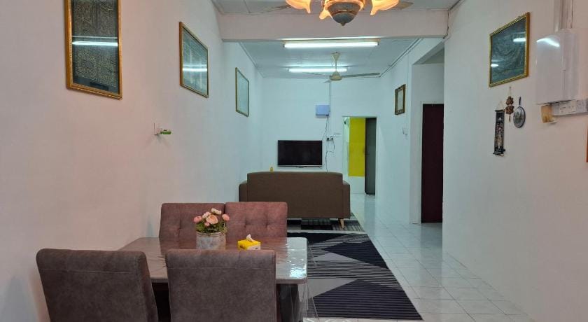 KAMELIA HOUSE - GONG BADAk Apartment in Terengganu, Malaysia