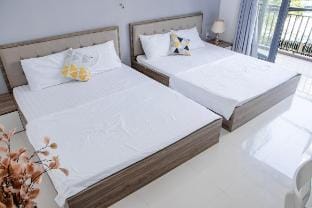 Chill Housing 2 -5 Room 7 Queen Bed-My An Beach Vacation rental in Da Nang