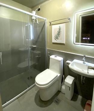 Crosswinds Alpine Blanc Lovely/Netflix/FreeParking Villa in Tagaytay