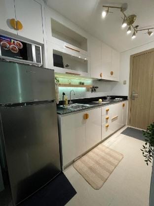 COZY 1BR Condo 
Newly Renovated Vacation rental in Pasay