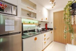COZY 1BR Condo 
Newly Renovated Vacation rental in Pasay