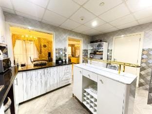 Modern Marina Escape: 3BR Family Retreat at JBR Apartment in Dubai