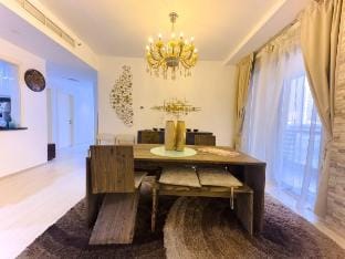 Modern Marina Escape: 3BR Family Retreat at JBR Apartment in Dubai