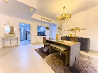 Modern Marina Escape: 3BR Family Retreat at JBR Apartment in Dubai
