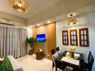 Crosswinds Alpine Blanc Airy /Netflix/Free Parking Villa in Tagaytay