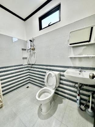 A주영이네 펜션 = 방4개, 화장실4개 + 5인승차량 + 기사 + 유류비 포함 Vacation rental in Vientiane