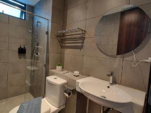 Near Airport|Sunset|FreeParking|Balcony|2BR 5 Pax Apartment in Kota Kinabalu
