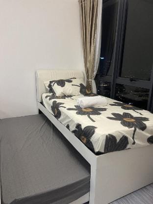 Sunsuria forum 6pax Family Room Setia Alam WIFI  Apartment in Selangor, Malaysia