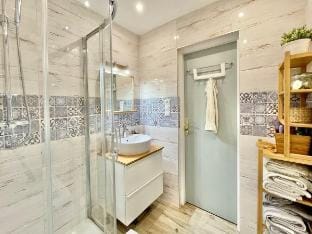 Family-Friendly Home-Free parking-12 min to Center Apartment in Bratislava