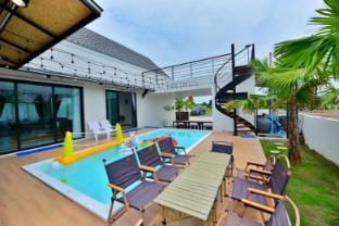 Level UP pool villa Rayong Villa in Chon Buri Changwat