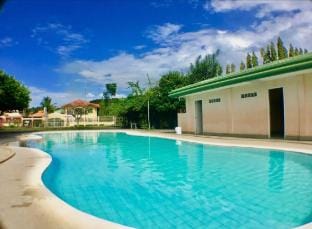 Comfy Stays by ONE Guest Place (3919A) Vacation rental in Central Visayas