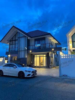 Classy Pool Villa Bangsaen Villa in Chon Buri Changwat