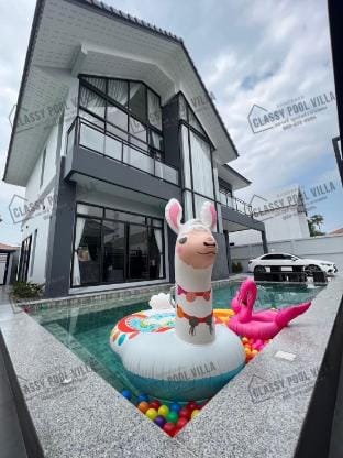 Classy Pool Villa Bangsaen Villa in Chon Buri Changwat
