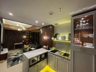 Luxury 1 Bedroom Apartment by Kinasih Suites Vacation rental in Special Region of Yogyakarta