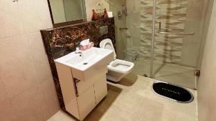 SkyHigh Serenity. 2 Bhk Apartment. 0 Km From Delhi Apartment in Noida