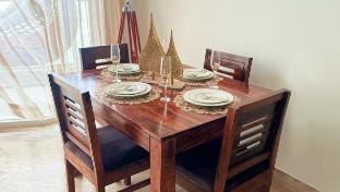 SkyHigh Serenity. 2 Bhk Apartment. 0 Km From Delhi Apartment in Noida