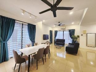Ipoh Ampang Bayu 4br4bath16pax Vacation rental in Ipoh