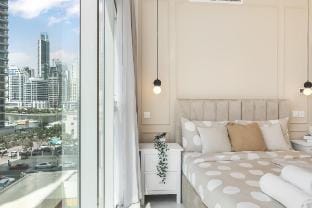 Spacious 3BR in Marina | 5 Min Walk to Metro Vacation rental in Dubai