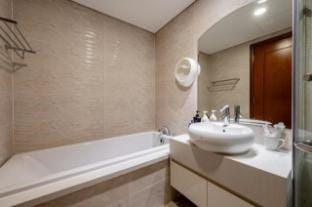  2 Bedroom Landmark Plus Vinhome Central Park Apartment in Ho Chi Minh City