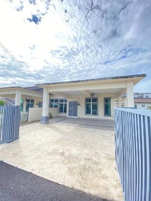 Dramayu Homestay 2 , 3 Rooms in Chukai , Kemaman Vacation rental in Terengganu, Malaysia