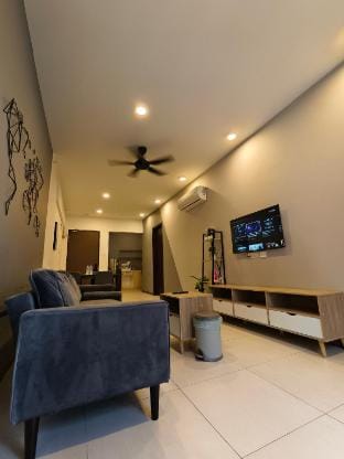 Family Deluxe Double Bedroom Apartment in Kota Kinabalu
