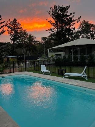 Glamping Accessible Tent 7 Twin King single beds Vacation rental in Horseshoe Bay