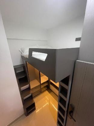 Self Designed Suit with Washer, Jordan MTR 30 Sec Apartment in Hong Kong