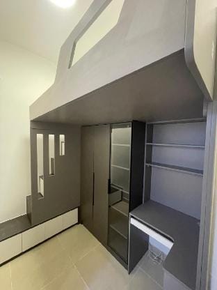 Futuristic Private Suite, 30Sec to MTR,with washer Apartment in Hong Kong