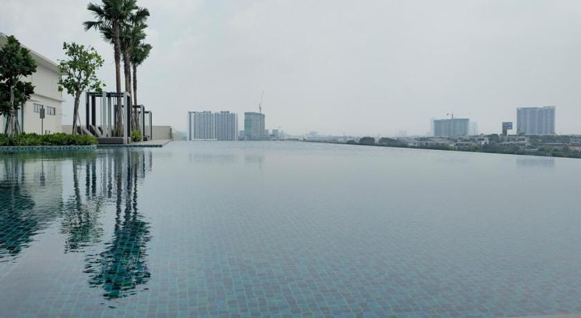 Sunsuria Forum Modern Suites Setia Alam Hotel in Selangor, Malaysia