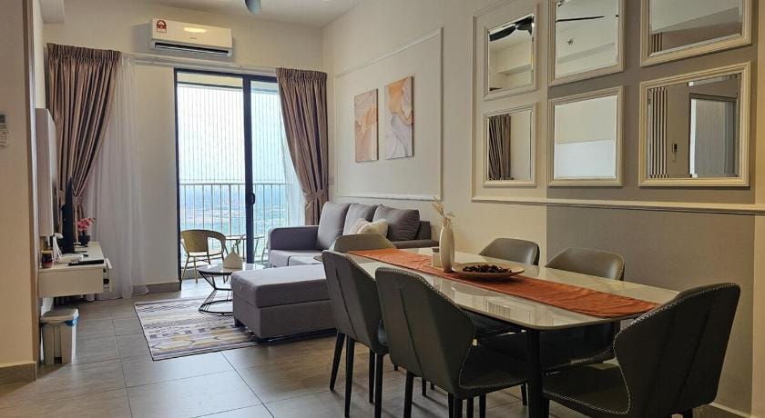 Sunsuria Forum Modern Suites Setia Alam Hotel in Selangor, Malaysia