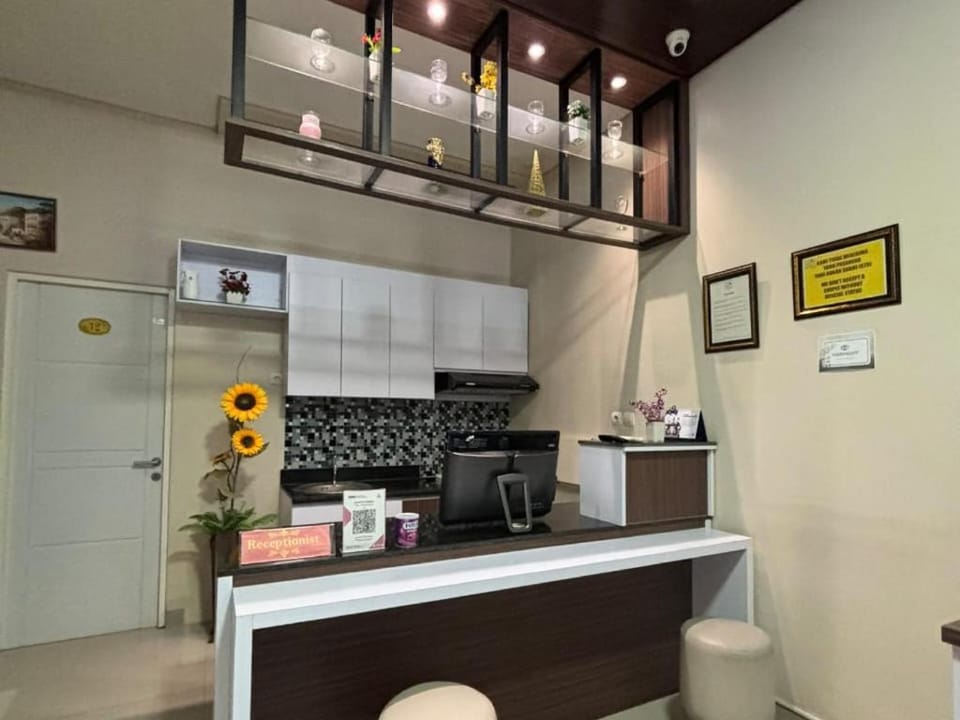 Homestay Harmony Syariah RedPartner Near Juanda T2 Hotel in East Java