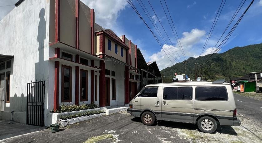 RedDoorz Syariah at jalan Dieng 5 Hotel in Indonesia