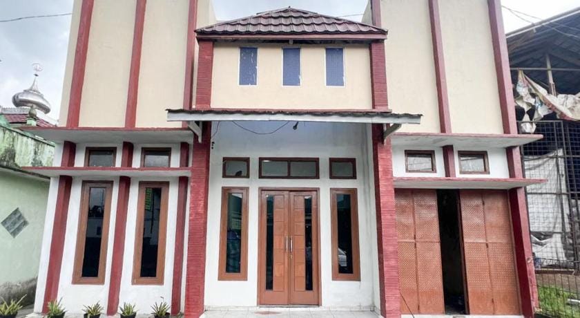 RedDoorz Syariah at jalan Dieng 5 Hotel in Indonesia