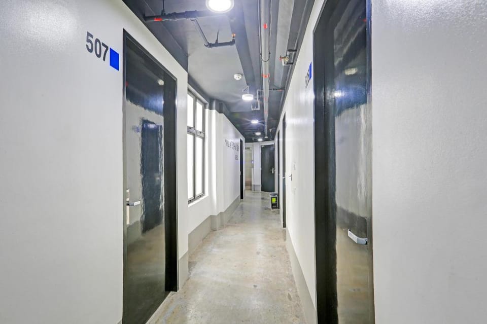 MyTown Madrid, Classy Hostel Bunkbeds Makati Metro Manila Hotel in Makati